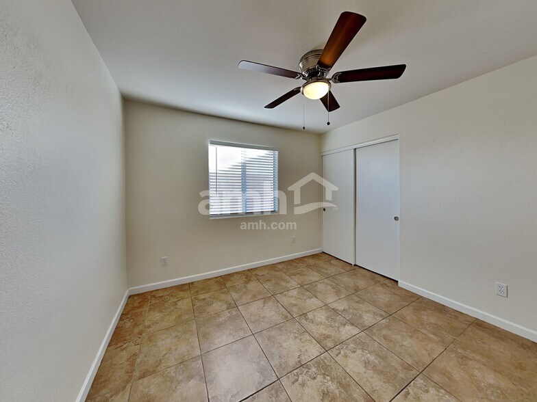 Building Photo - 8748 W Acapulco Ln