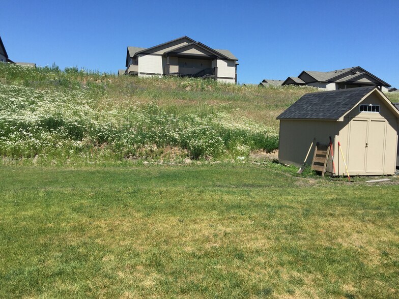 Building Photo - 1740 SW Panorama Dr