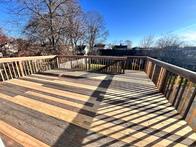 Building Photo - 20 3rd St