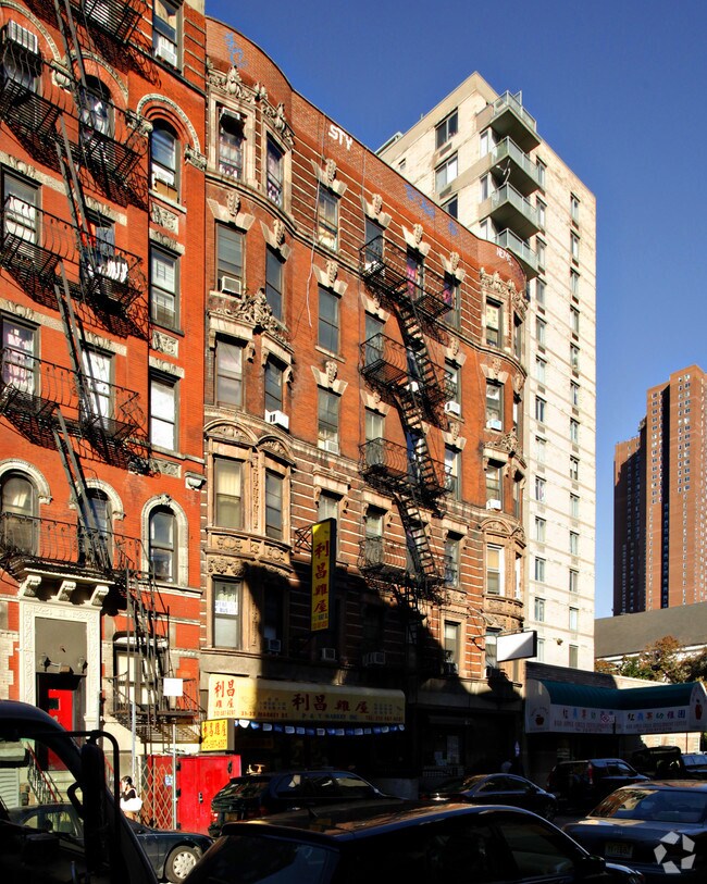 Building Photo - 31-33 Market St