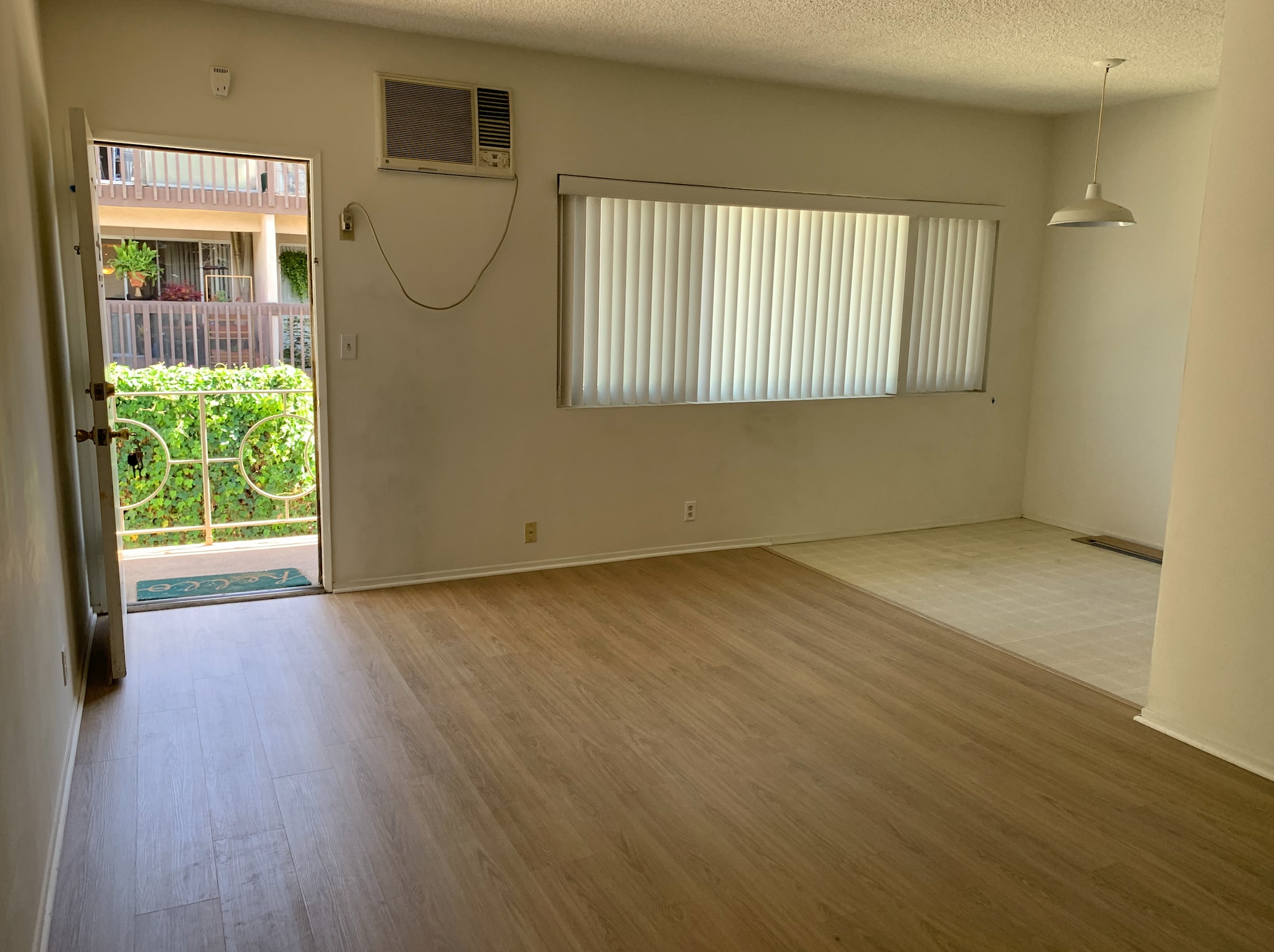 Building Photo - 454 S Oak Knoll Ave