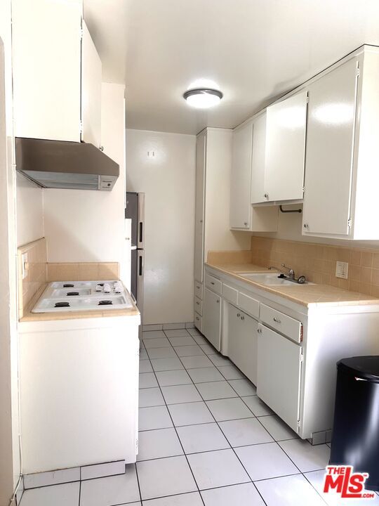 Building Photo - 5411 S Centinela Ave