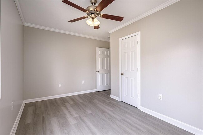 Building Photo - 949 Washington St SW