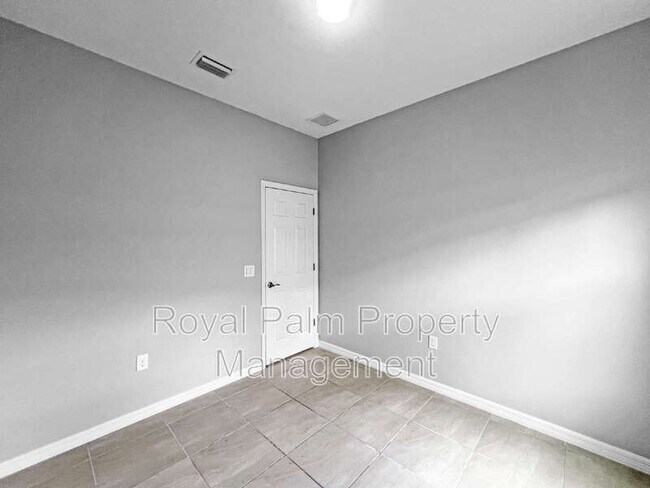 Building Photo - 1320 Trafalgar Pkwy