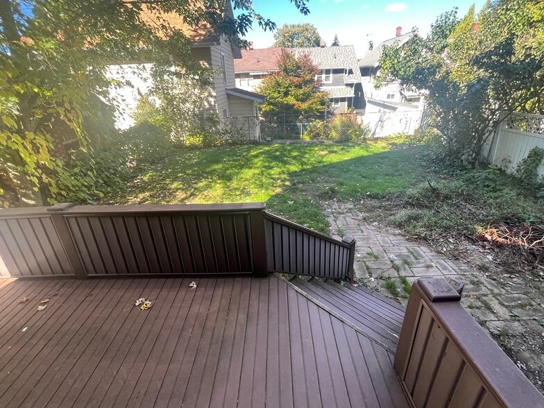 Building Photo - 1158 Brown Ave