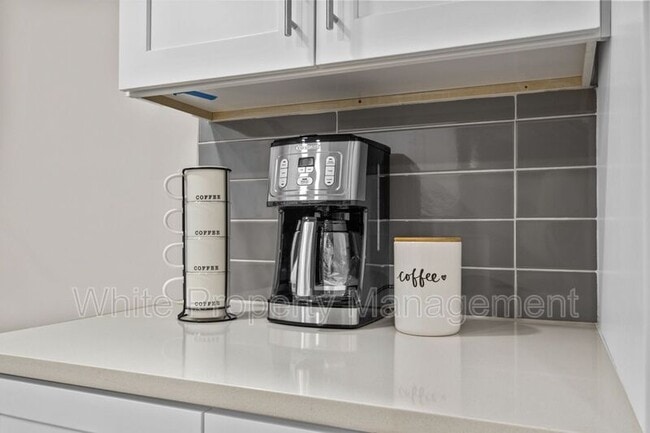 Building Photo - 2620 Englehardt St