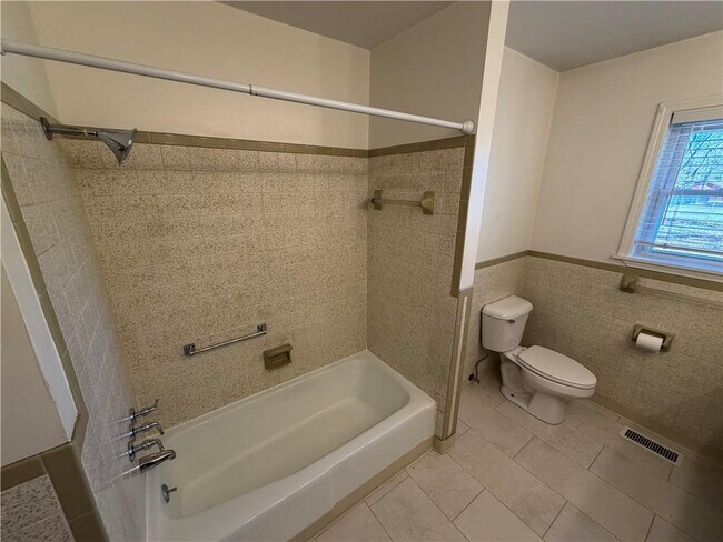 Building Photo - 2854 N Loxley Ave