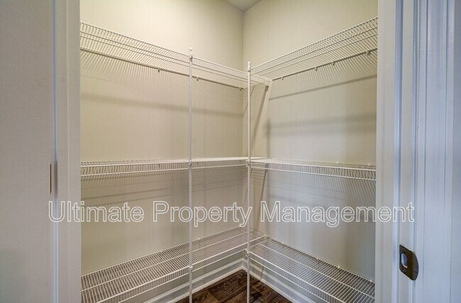 Building Photo - 1823 Fox Trce Cir