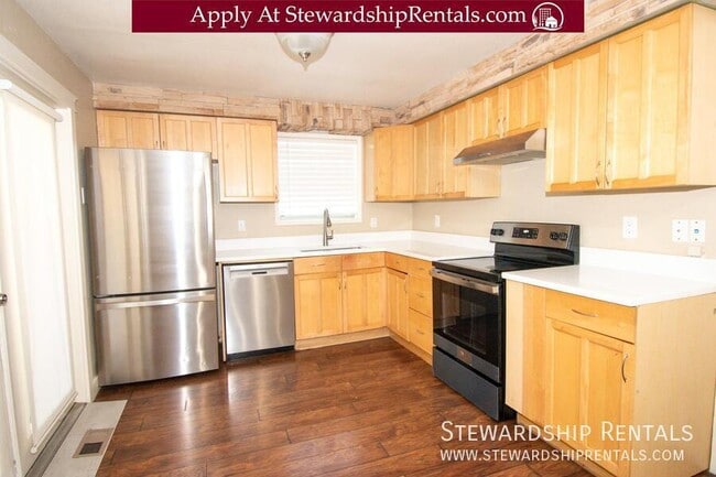 Building Photo - 5017 SE 45th Ave