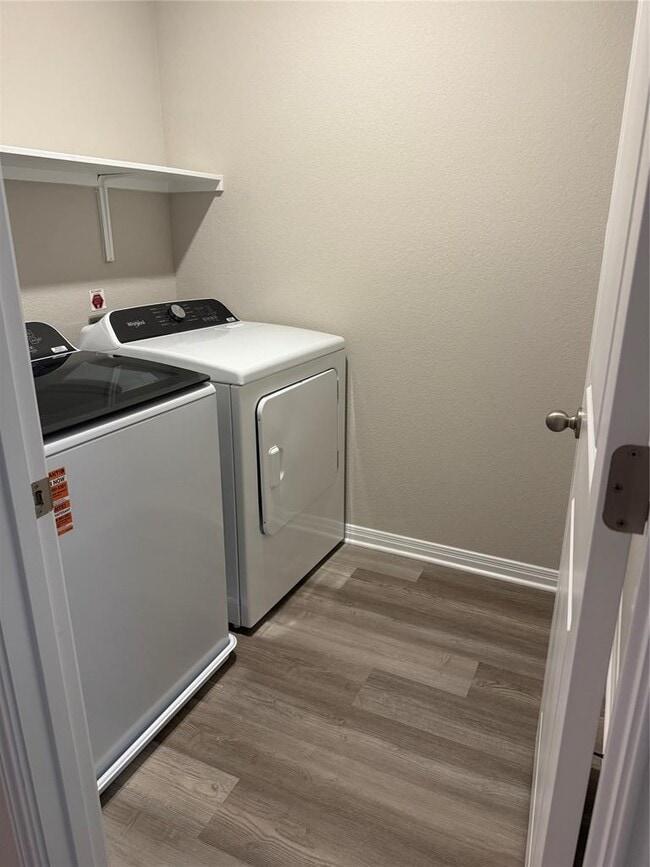 Building Photo - 1850 Settlers Glen Dr