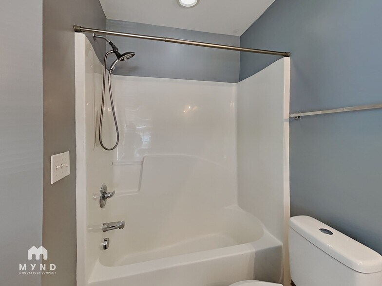 Building Photo - 3859 Pin Oak Rd