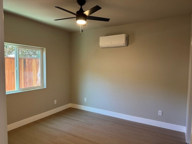 Building Photo - New Downtown Construction 650 Sqft. 1 Bedroom 1 Bathroom 2nd Floor Unit for Leaase.