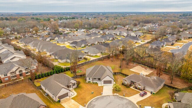 Building Photo - Stunning Sherwood Home in Quiet Cul-de-Sac | Modern Upgrades & Spacious Layout