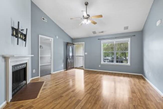 Building Photo - 502 Jasmine Ln