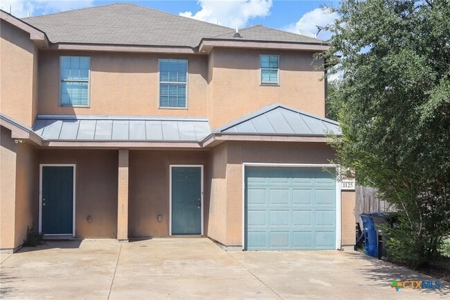 Building Photo - 1125 Brown Rock Dr