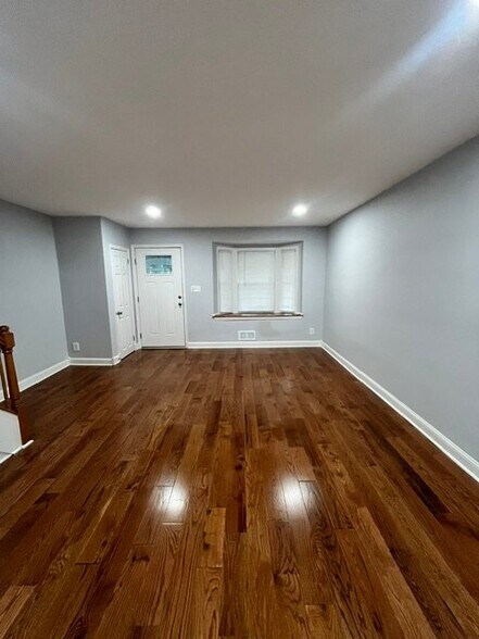 Building Photo - 421 Torner Rd
