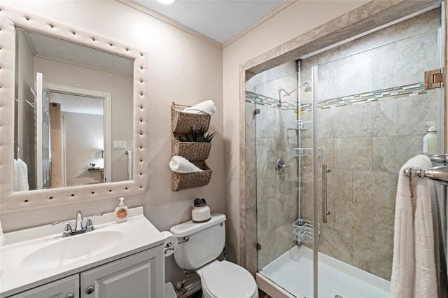 Building Photo - 5005 Overton Cir
