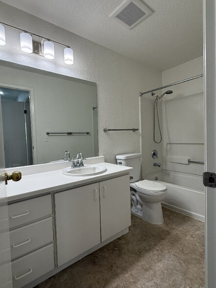 Building Photo - 535 Pierce St