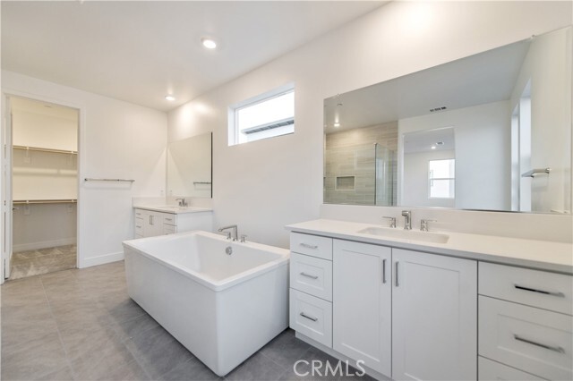 Building Photo - 548 Mulligan