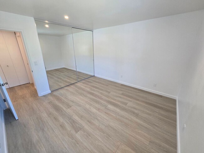 Building Photo - JAMACHA GREENS BEAUTY – FULLY REMODELED 2BR TOWNHOME!