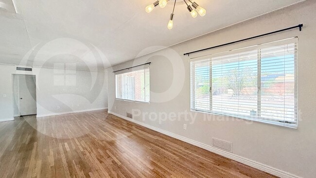 Building Photo - 2212 E La Mirada St