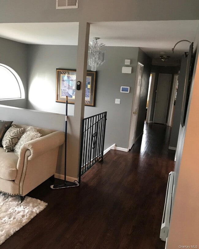 Building Photo - 20 Tammy Dr