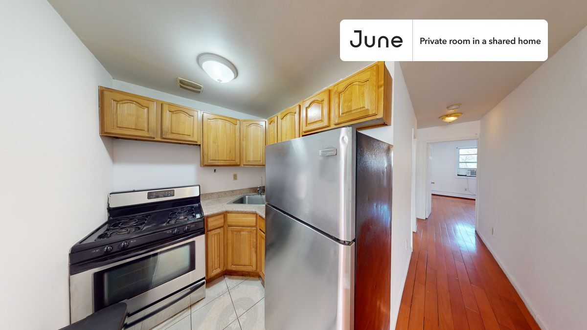 Building Photo - Private bedroom in 2 bed/2 bath Home