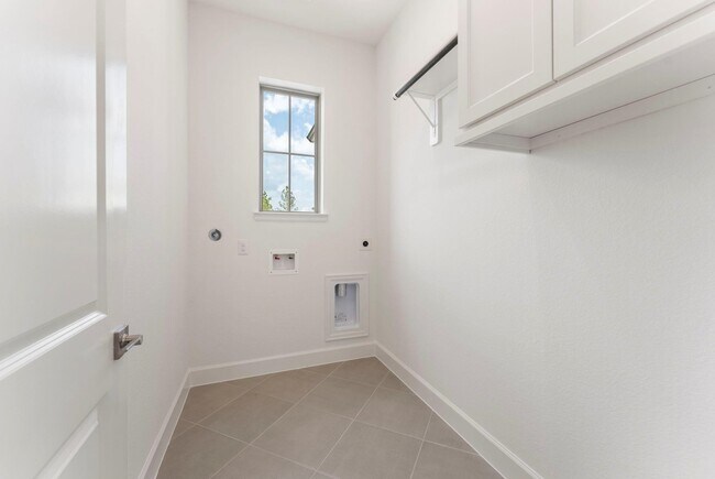 Building Photo - 26545 Pioneer Pointe Ct