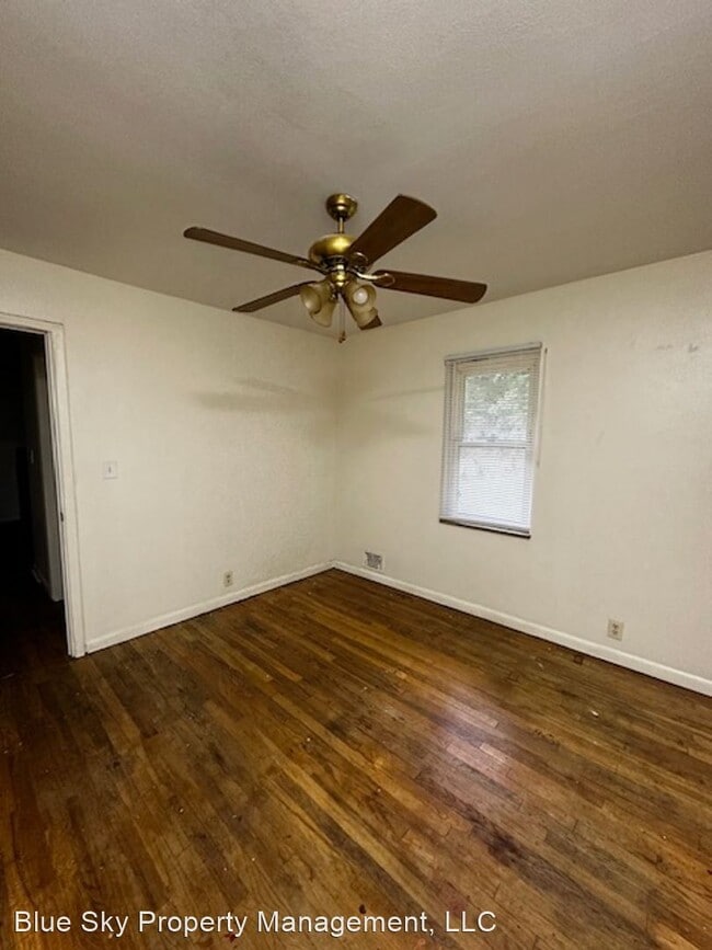 Building Photo - 2 br, 1 bath House - 1219 W. 9th St.
