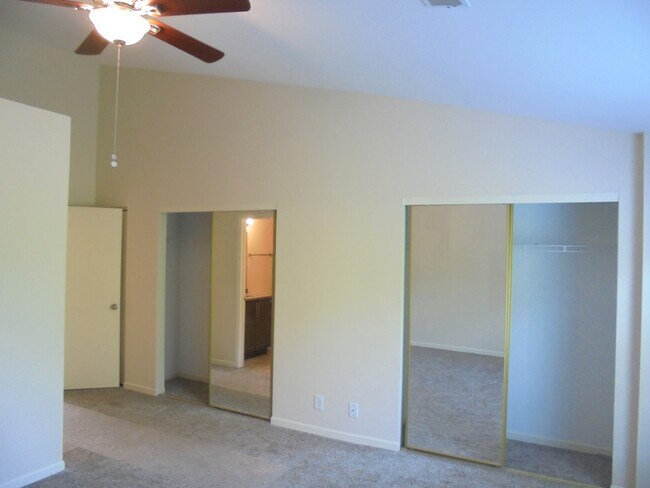 Building Photo - 1454 Walnut Hill Ave