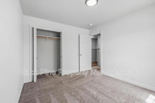 Building Photo - 7631 E Merganser Dr