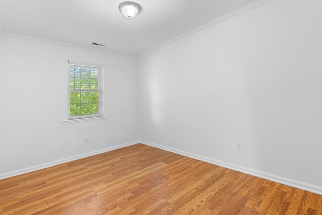 Building Photo - 5423 Pine Top Cir