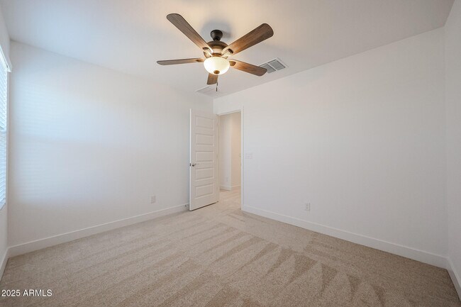 Building Photo - 14819 W Cottontail Ln