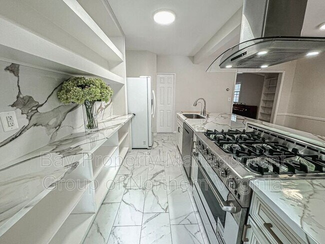 Building Photo - 4412 Volta Pl NW