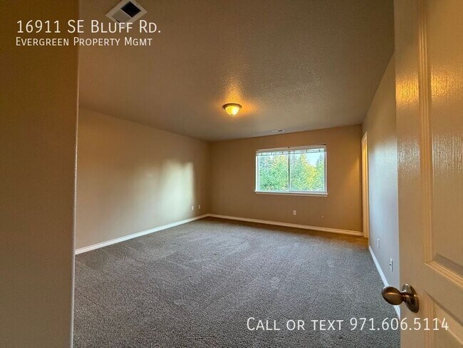 Building Photo - 16911 SE Bluff Rd