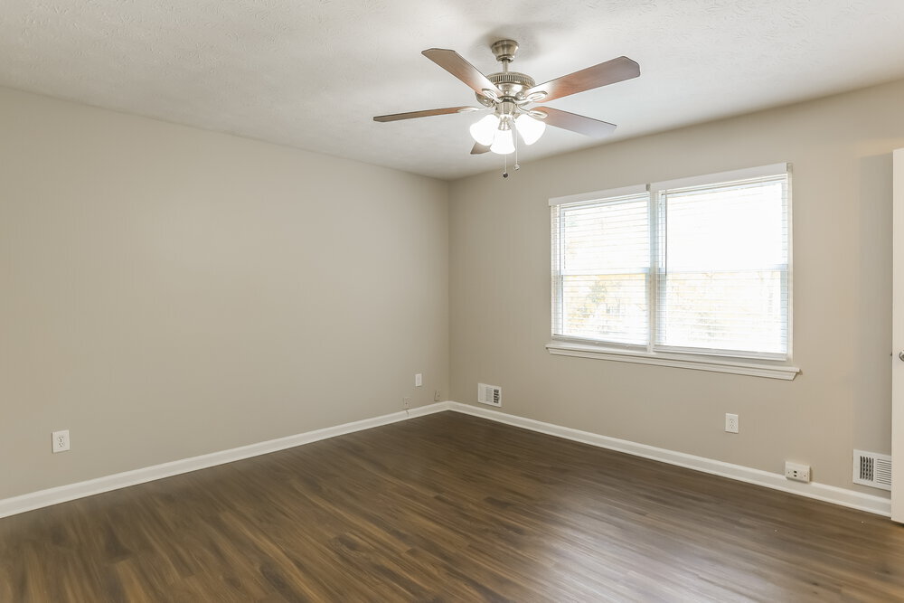 Building Photo - 446 Wexwood Dr
