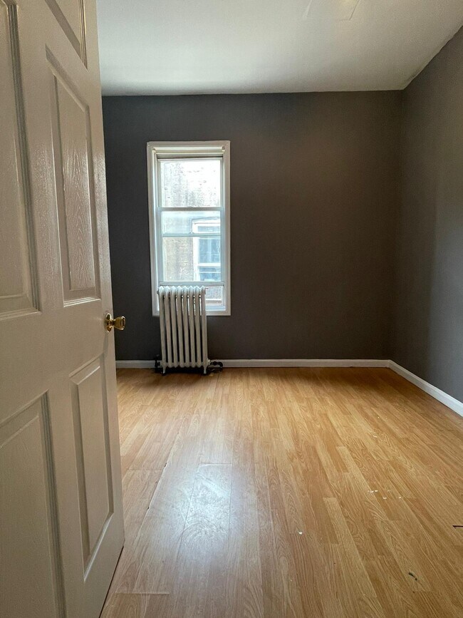 Building Photo - 25 Bergen Ave