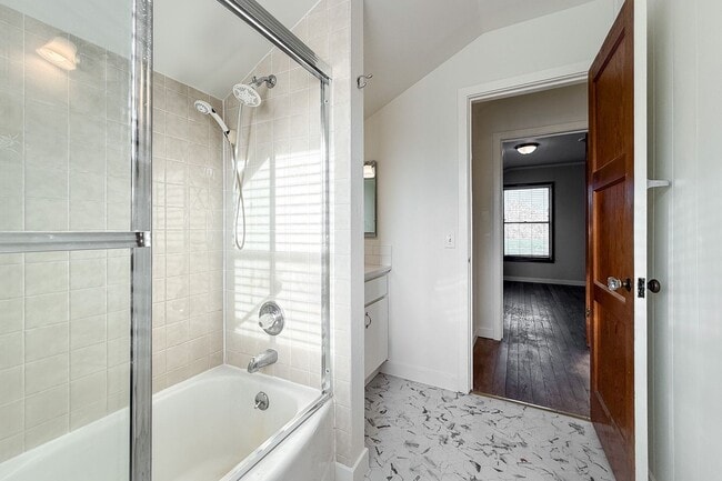 Building Photo - ** $500 OFF FIRST MONTH ** Riverfront 3-Bedroom Historical Richland Home