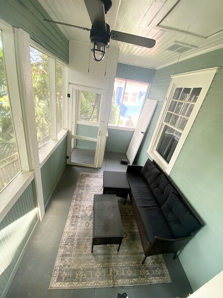 Back Porch - 412 E 40th St