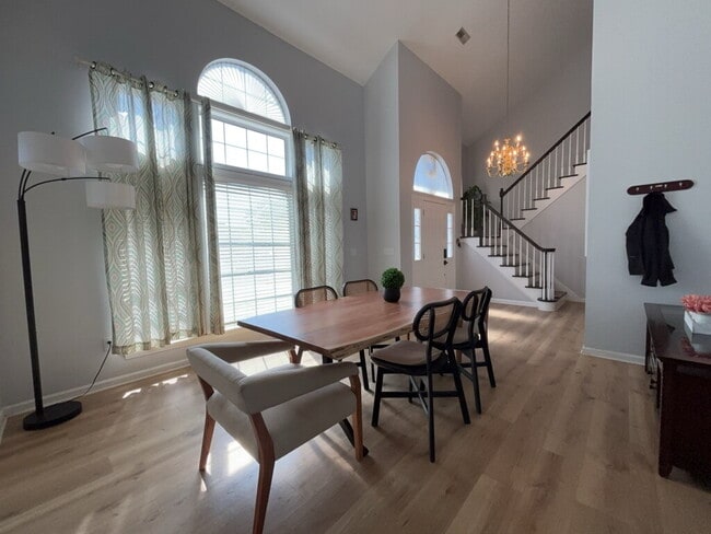 Building Photo - 1009 Ariel Ct