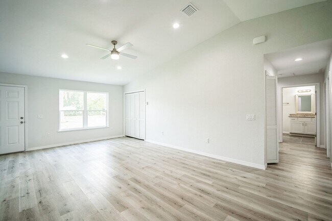 Building Photo - Charming New 3BED-2BATH Apartment in Bartow FL