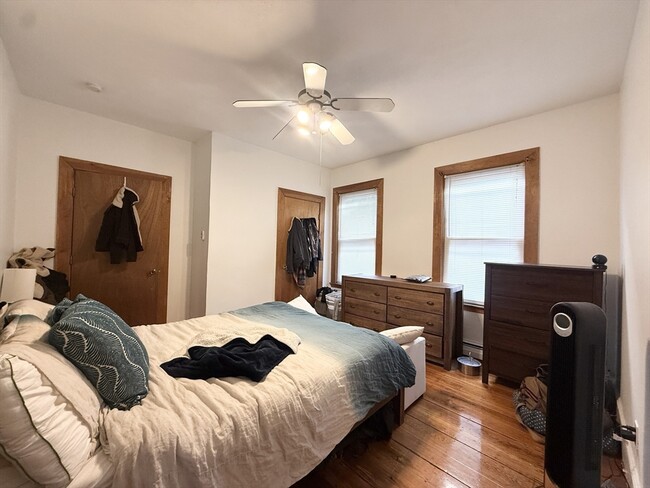 Building Photo - 254 Elm St