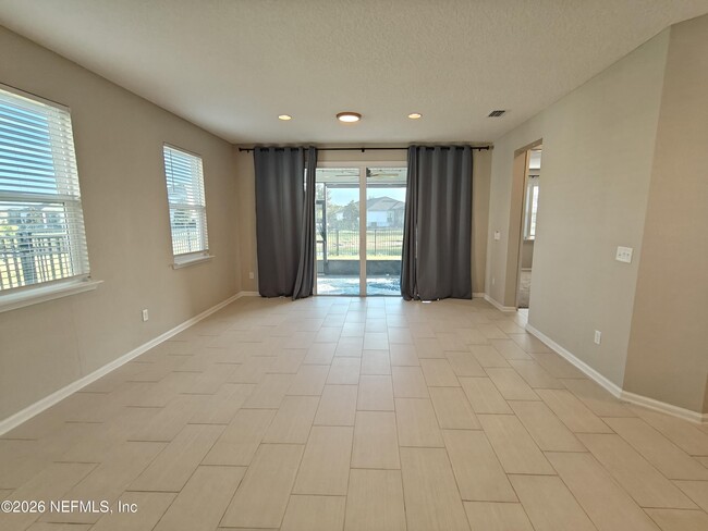 Building Photo - 1876 Amberly Dr