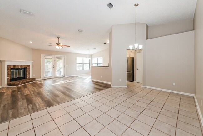 Building Photo - 8026 Fleur De Lis Dr