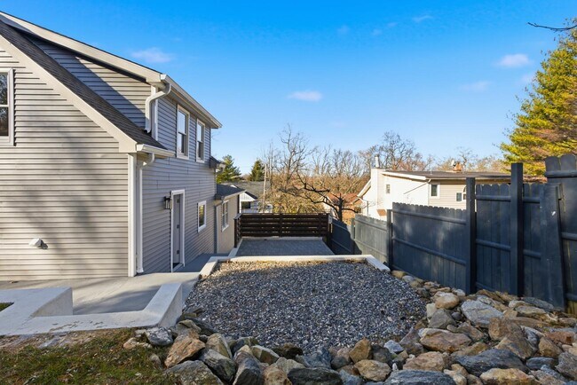 Building Photo - 85 Euclid Ave