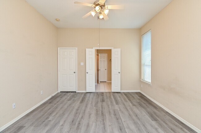 Building Photo - 719 Levi Bend