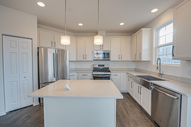 Building Photo - 4449 Monroe Ct