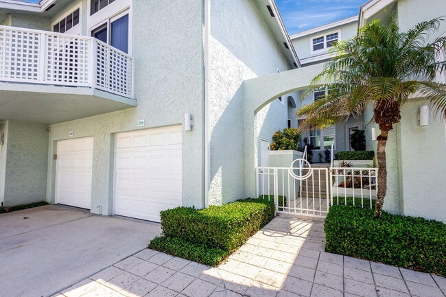 Building Photo - 205 Mainsail Cir