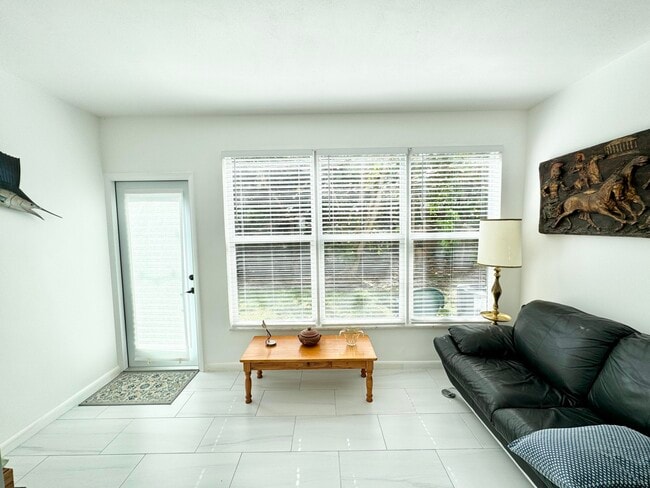 Building Photo - 4501 S Ocean Blvd