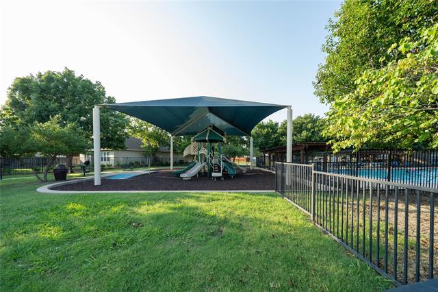 Building Photo - 9724 Water Tree Dr